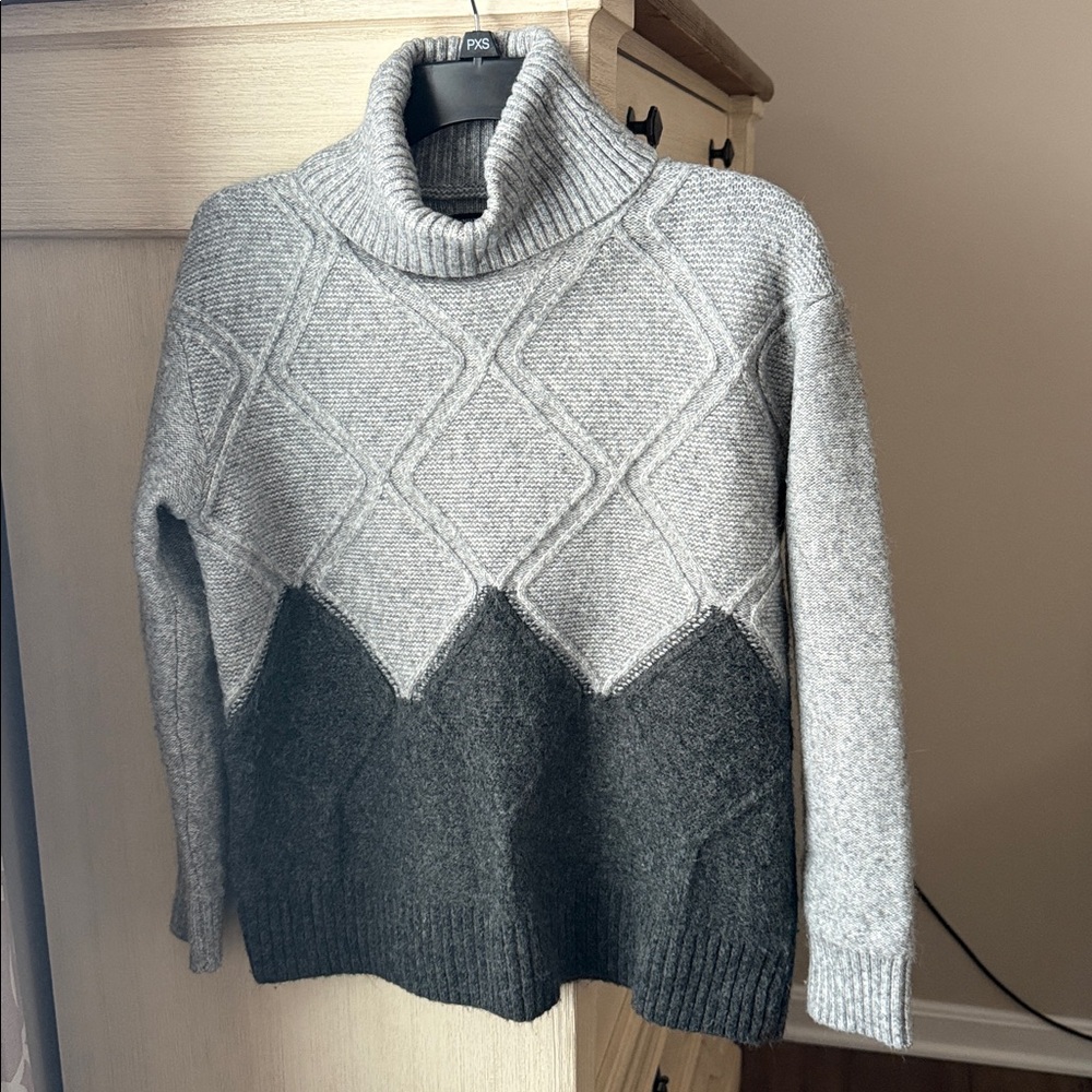 Simply Vera Vera Wang Gray Gradient Women's Sweater